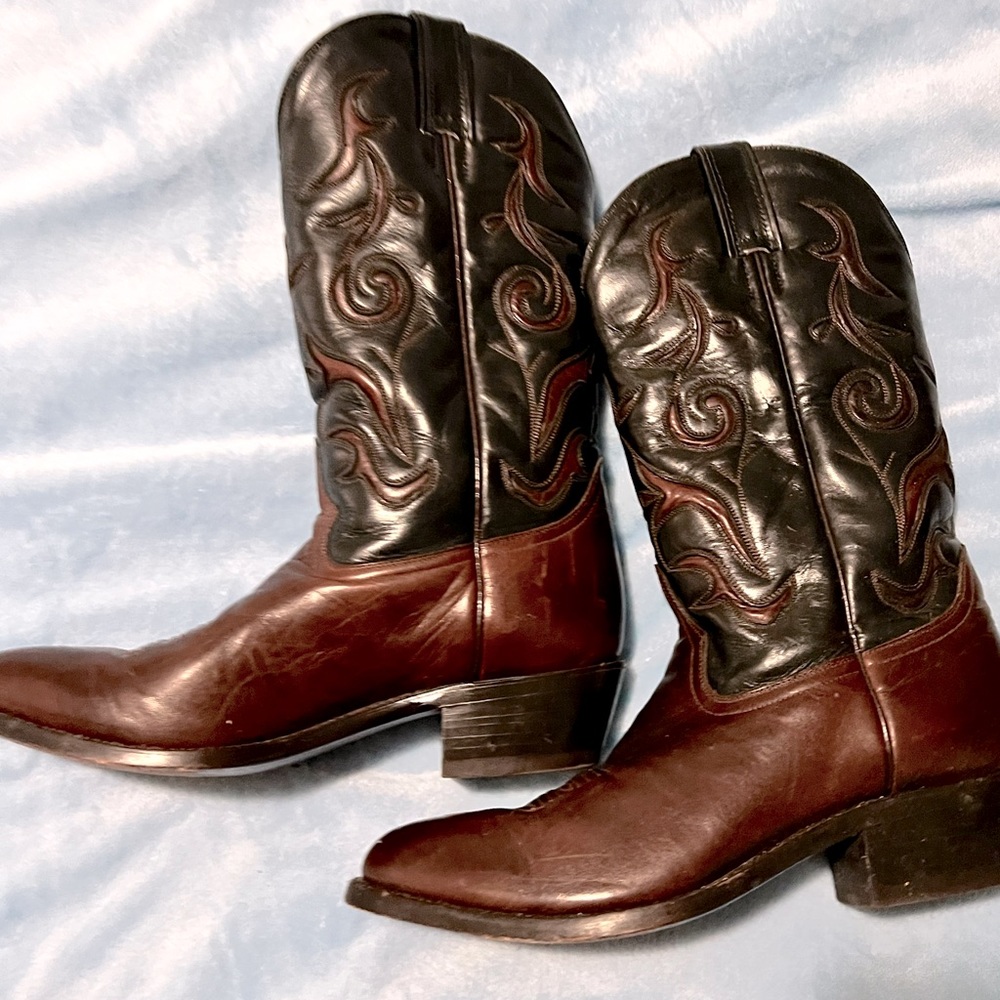 Handcrafted Durango cowboy boots size 9
